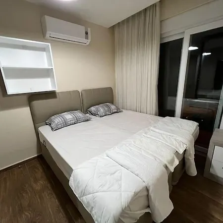 Konyaalti Sahiline Arac Ile 5 Dk Merkezi Konum '14' Apartment Antalya